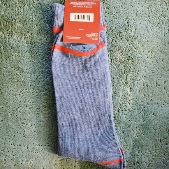 Men's Peanuts Sleeping Snoopy Socks. NWT. - Picture 2 of 5